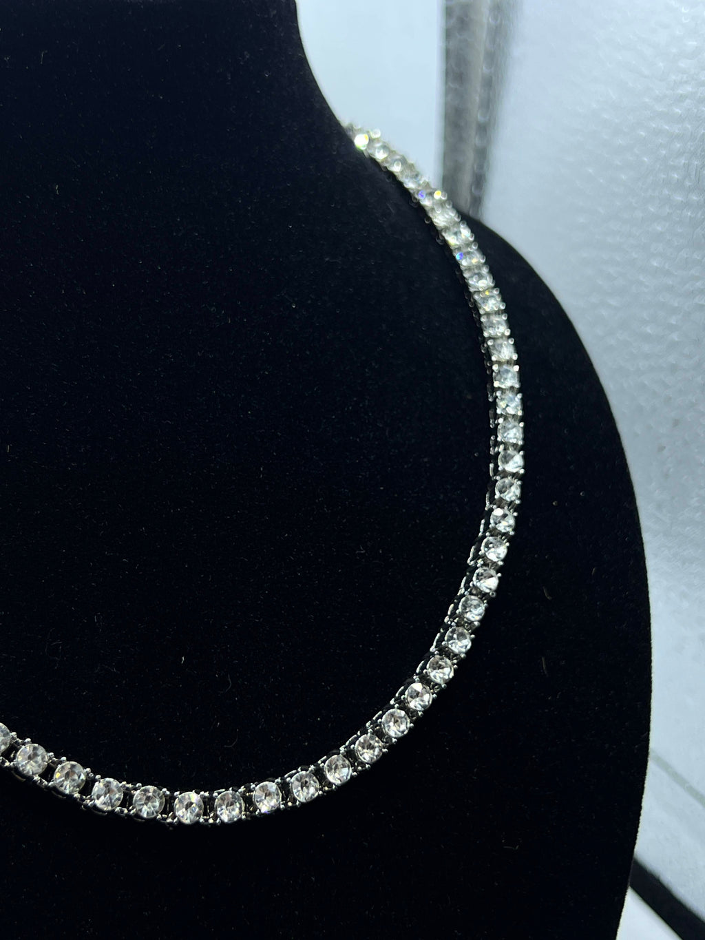 Dark shine (necklace)